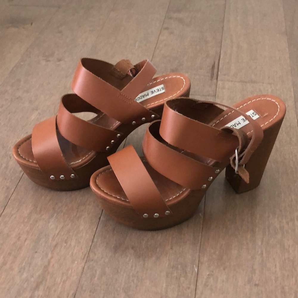 Steve Madden camel strapped heels